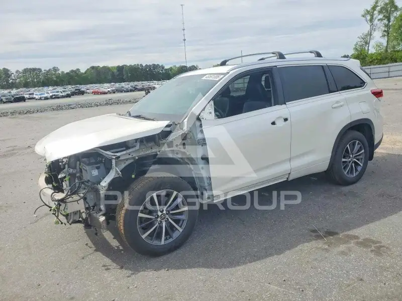 2018 Toyota Highlander фото