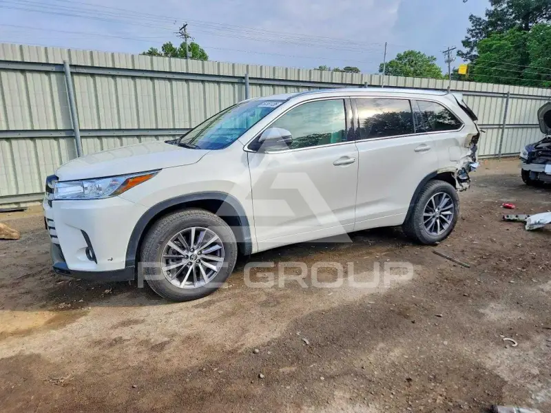 2018 Toyota Highlander фото