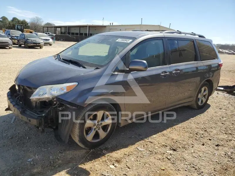 2018 Toyota SIENNA фото