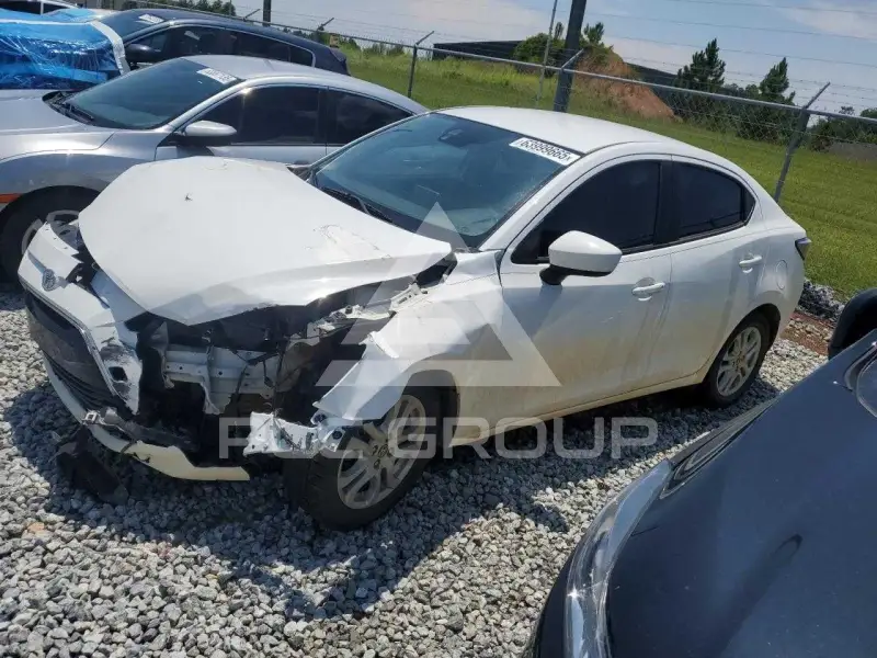 2018 Toyota YARIS фото