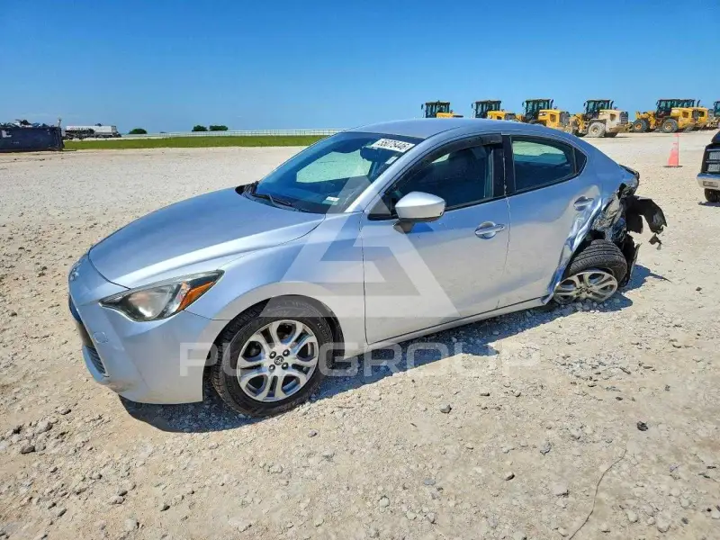 2018 Toyota YARIS фото