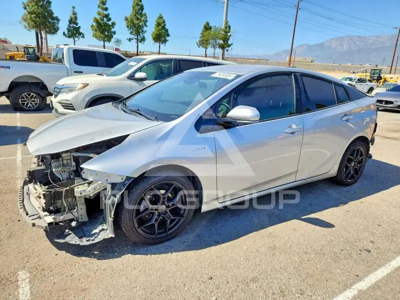 2018 Toyota PRIUS фото