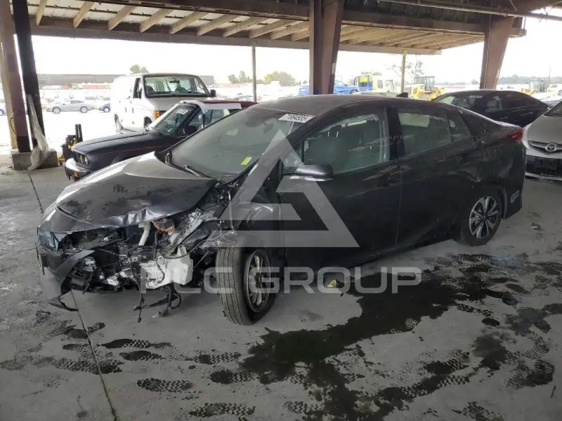 2018 Toyota PRIUS photo