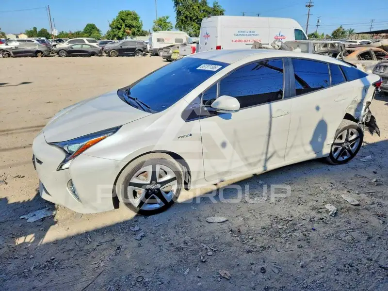 2018 Toyota PRIUS photo