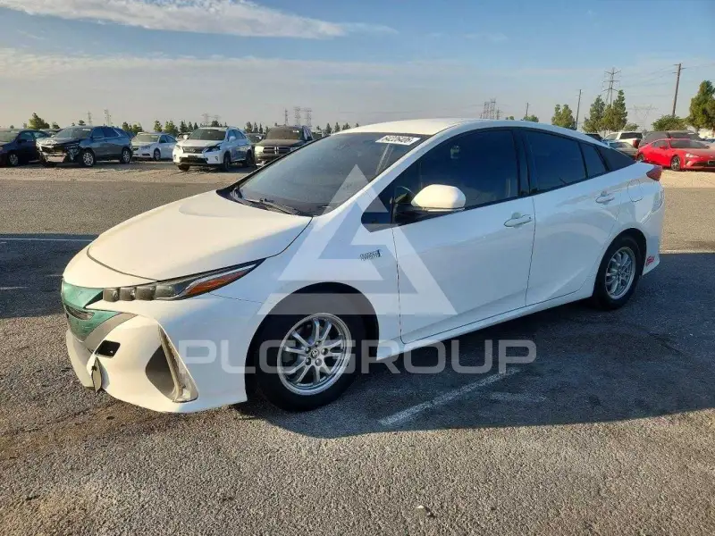 2018 Toyota PRIUS фото