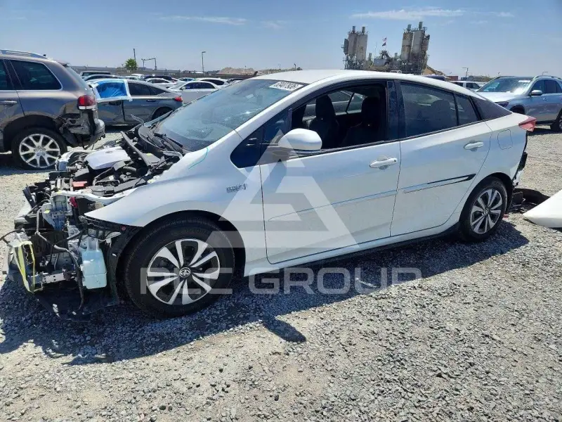 2018 Toyota PRIUS photo