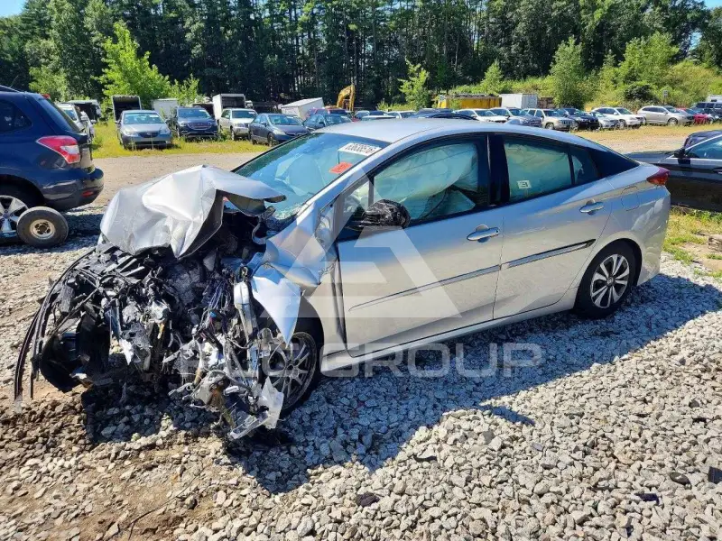 2018 Toyota PRIUS photo