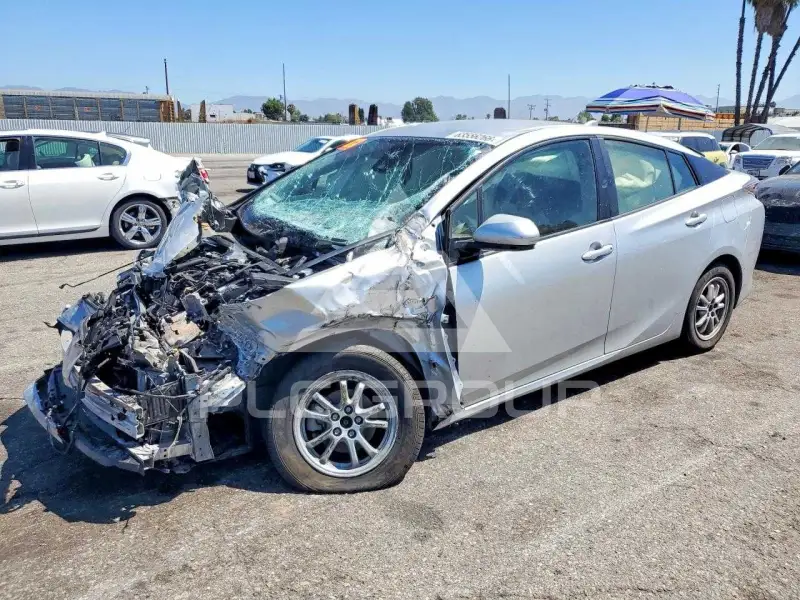 2018 Toyota PRIUS photo