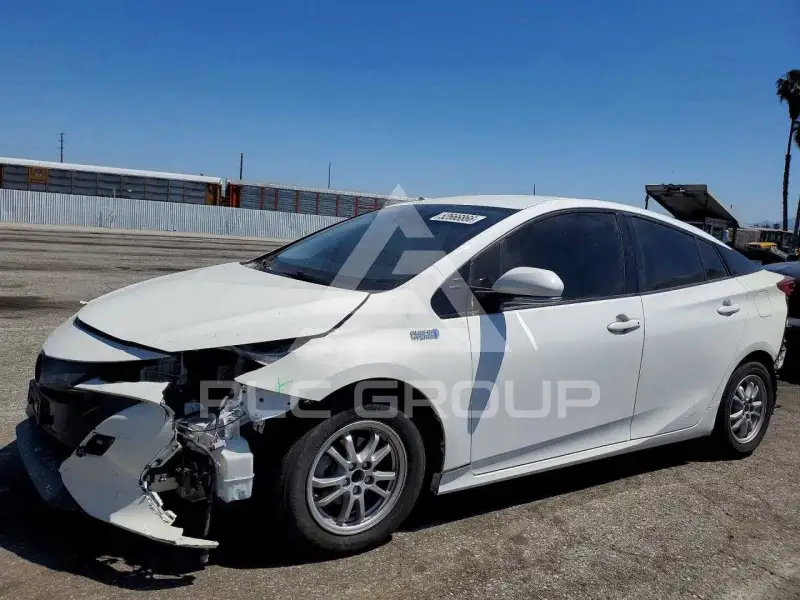 2018 Toyota PRIUS фото