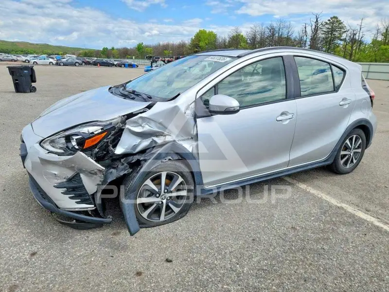 2018 Toyota PRIUS фото