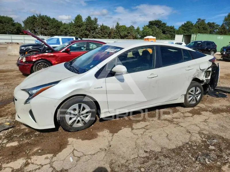 2018 Toyota PRIUS photo