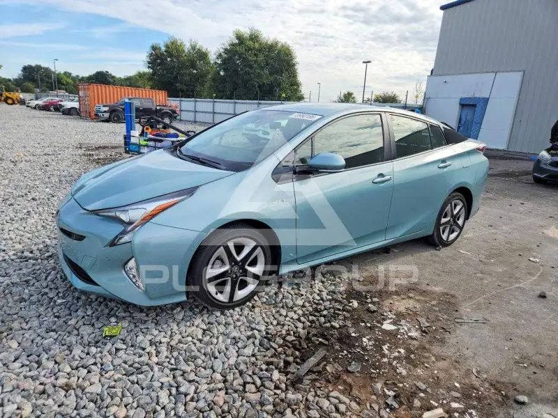 2018 Toyota PRIUS photo