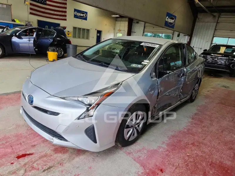 2018 Toyota PRIUS photo