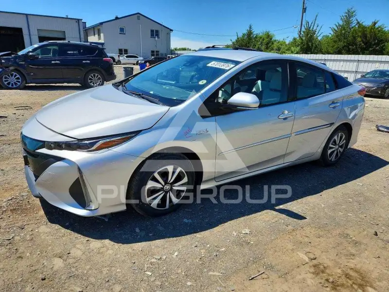 2018 Toyota PRIUS photo