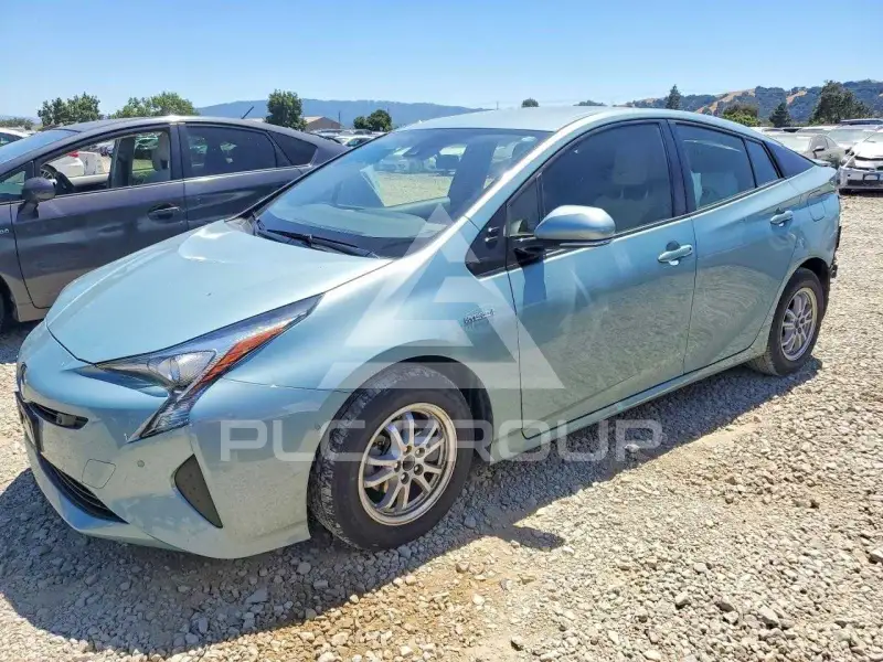 2018 Toyota PRIUS photo