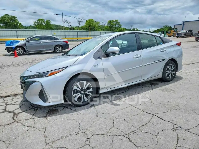 2018 Toyota PRIUS фото