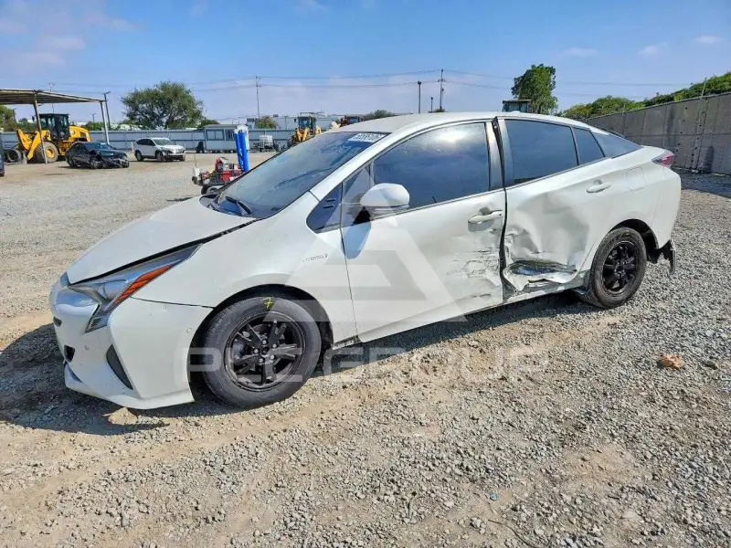 2018 Toyota PRIUS photo