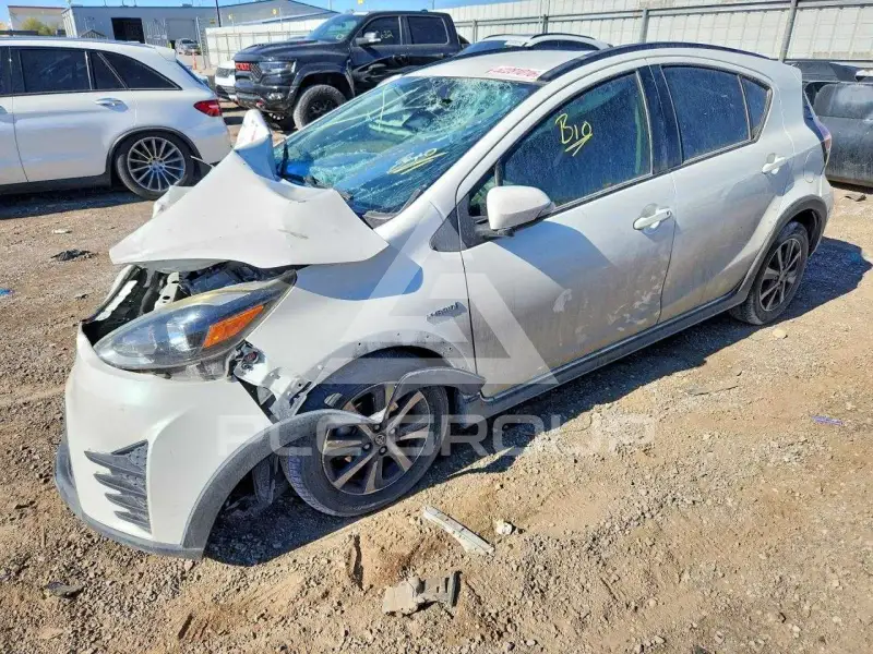 2018 Toyota PRIUS photo