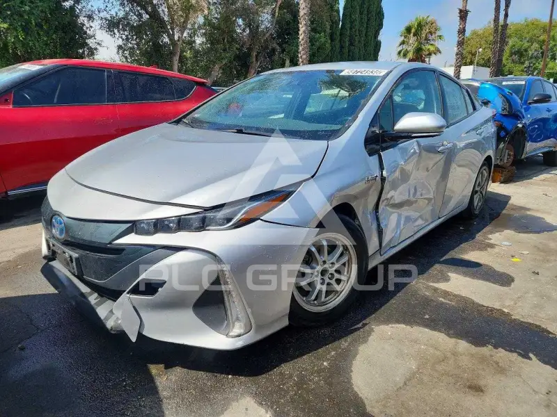 2018 Toyota PRIUS фото