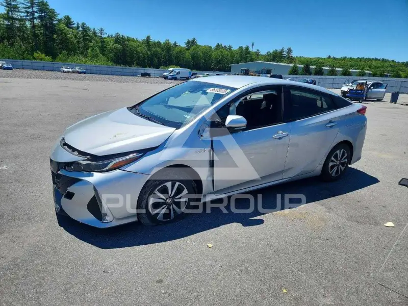 2018 Toyota PRIUS photo