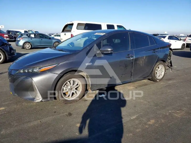 2018 Toyota PRIUS photo