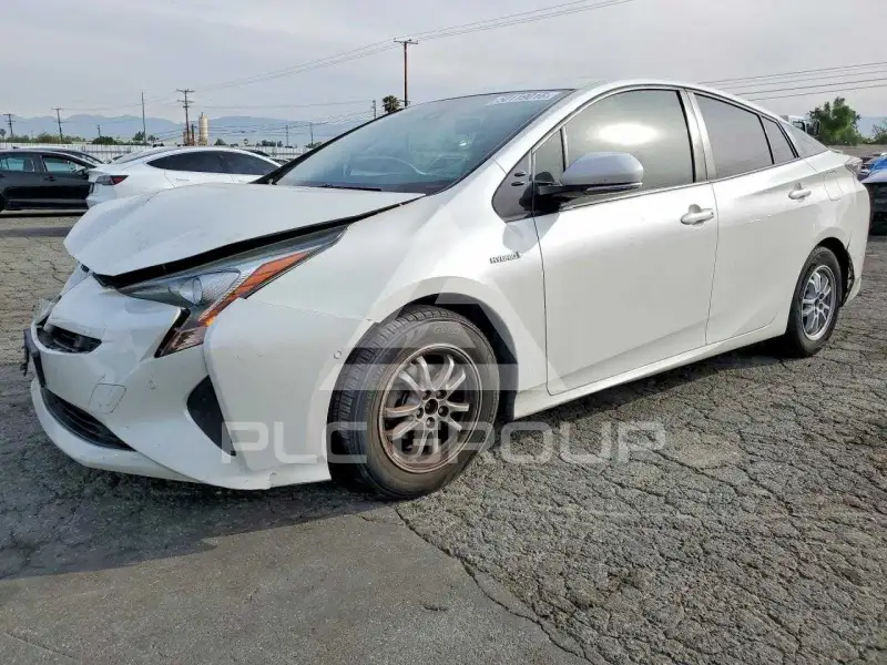 2018 Toyota PRIUS photo