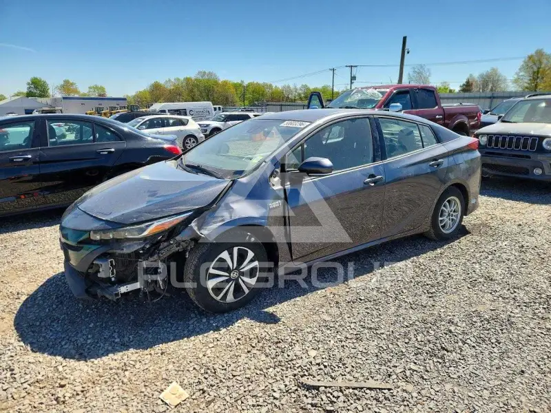 2018 Toyota PRIUS photo