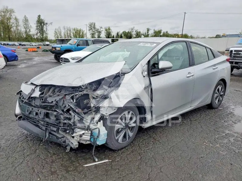 2018 Toyota PRIUS photo