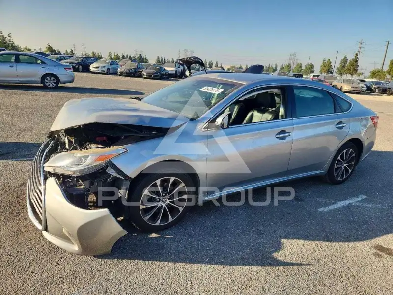 2018 Toyota AVALON фото