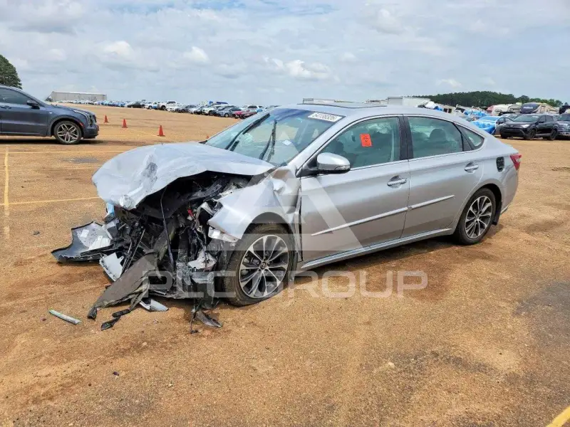 2018 Toyota AVALON photo