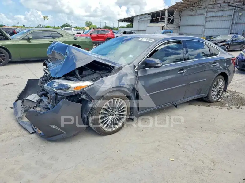 2018 Toyota AVALON photo