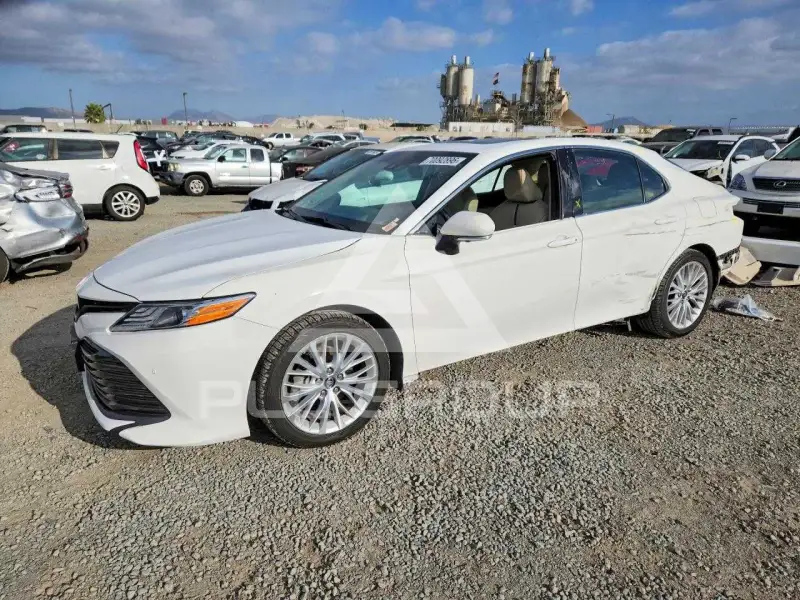 2018 Toyota CAMRY фото