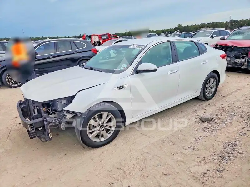 2018 KIA Optima photo