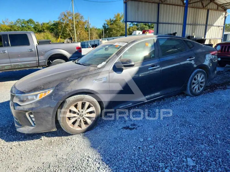 2018 KIA Optima photo