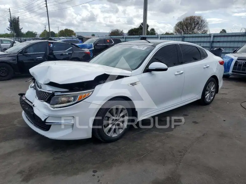 2018 KIA Optima photo