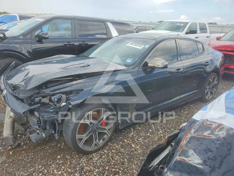 2018 KIA Stinger photo