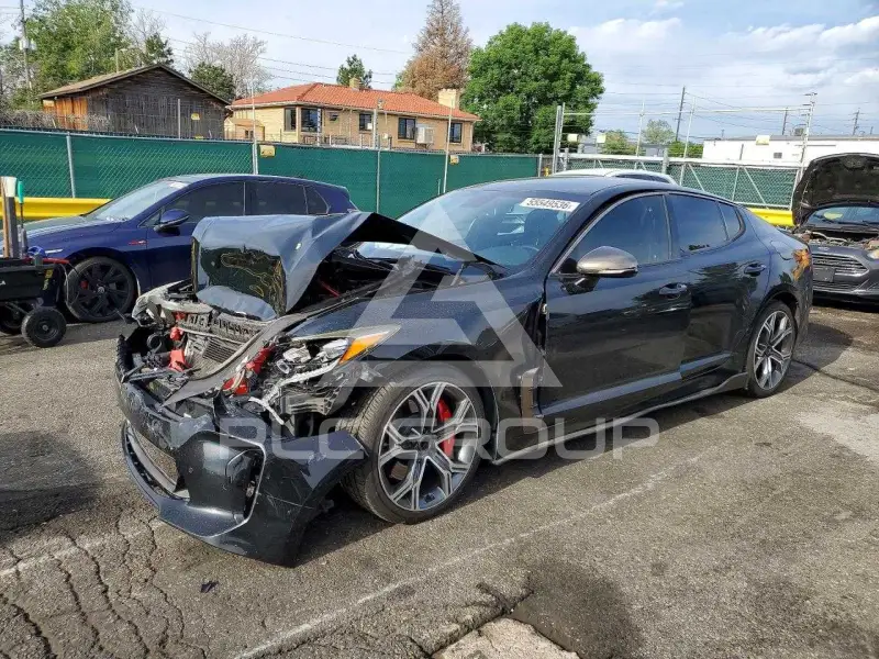 2018 KIA Stinger photo