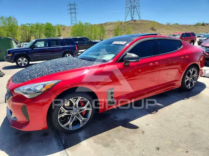 2018 KIA Stinger photo