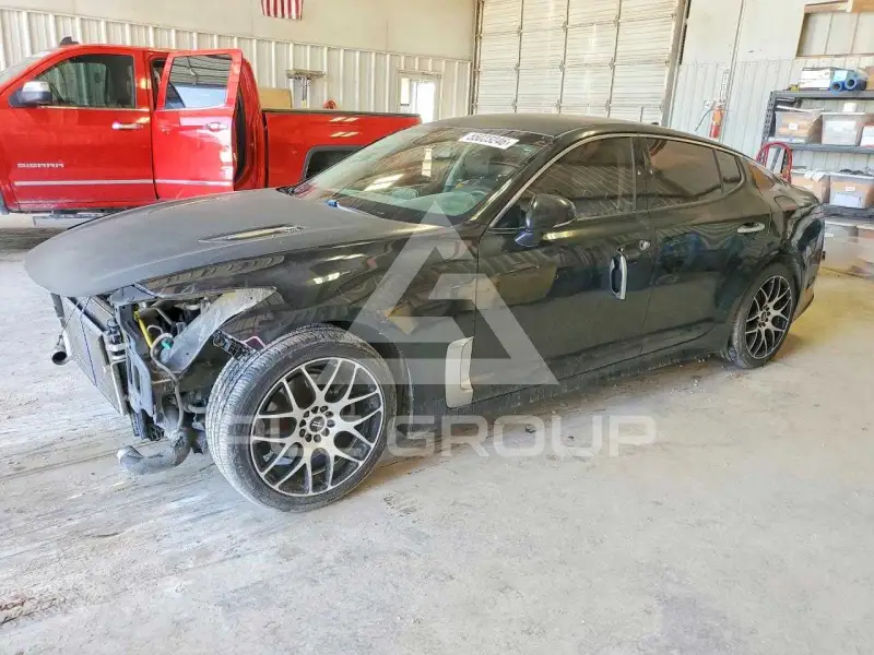 2018 KIA Stinger photo