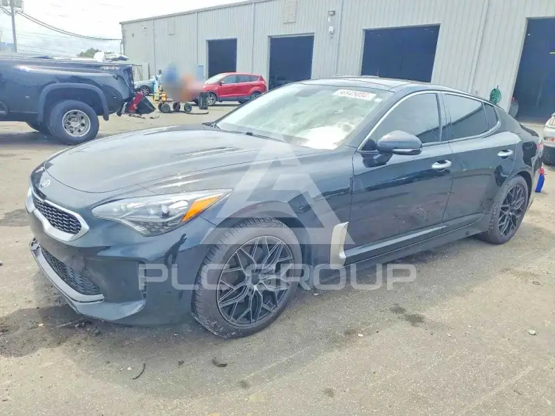 2018 KIA Stinger photo