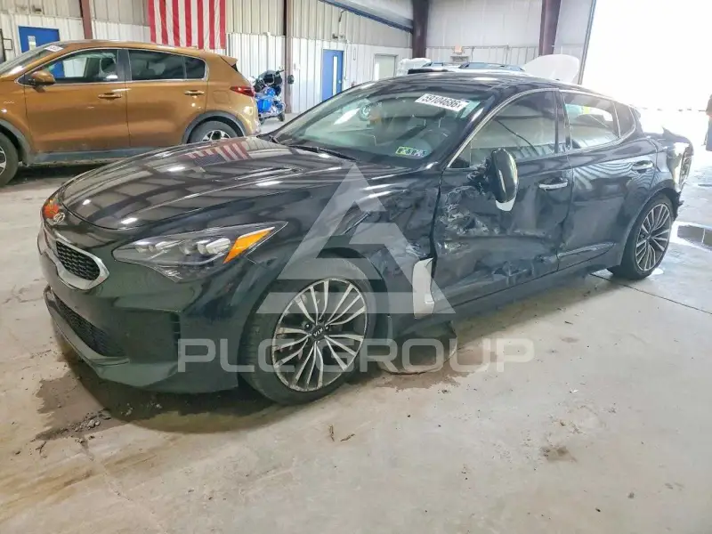 2018 KIA Stinger photo