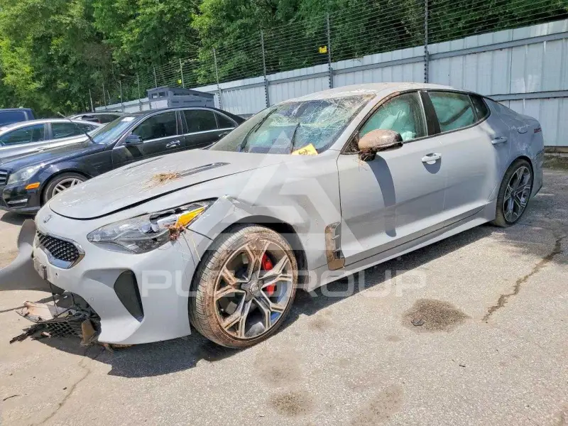 2018 KIA Stinger photo
