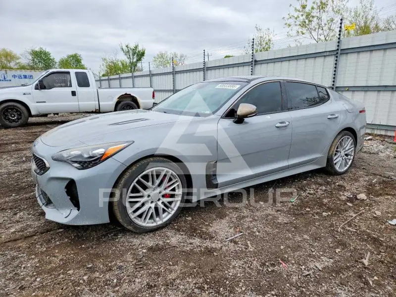 2018 KIA Stinger photo