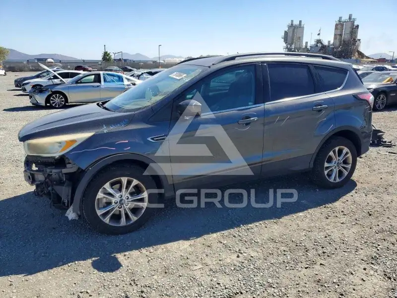 2018 Ford ESCAPE photo