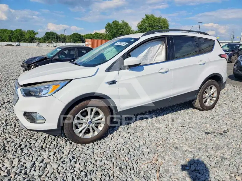 2018 Ford ESCAPE photo