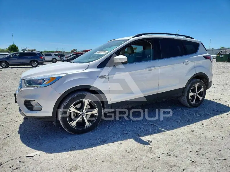 2018 Ford ESCAPE photo
