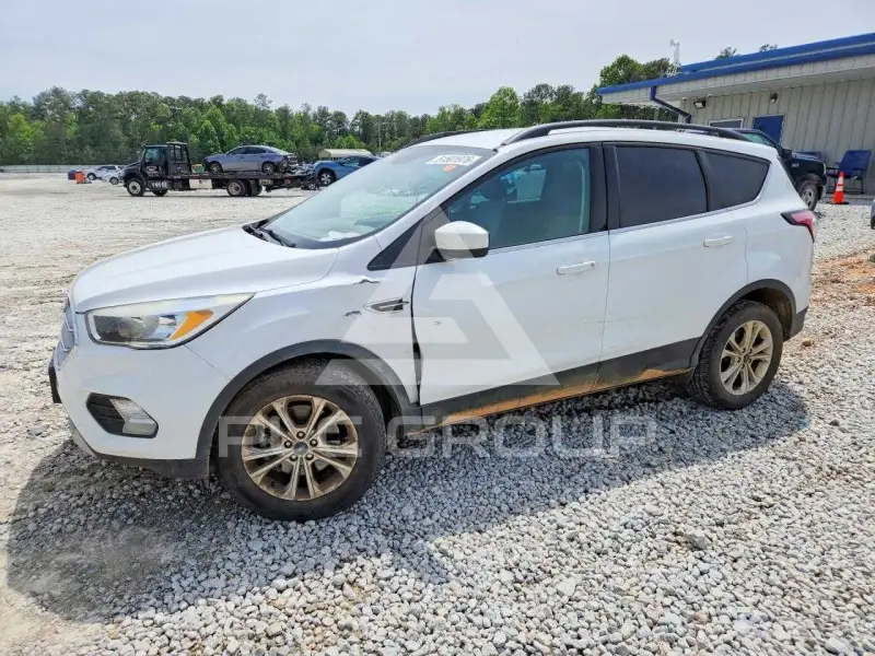 2018 Ford ESCAPE photo