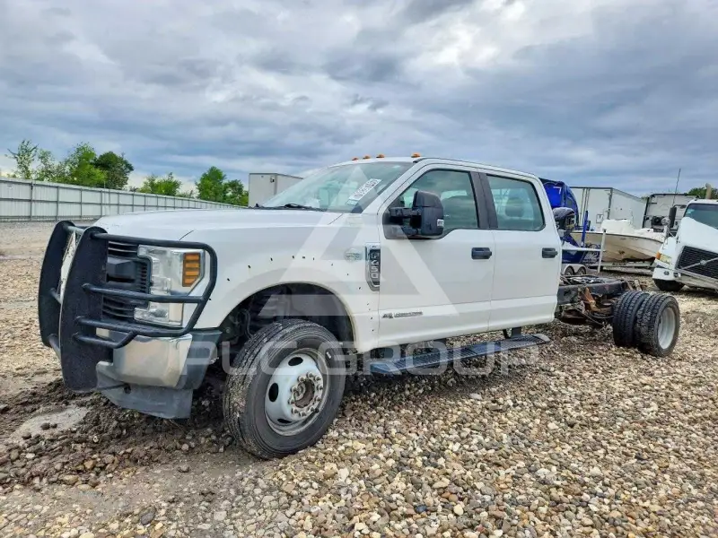 2018 Ford F-450 photo