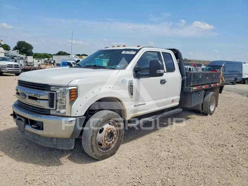 2018 Ford F-450 photo