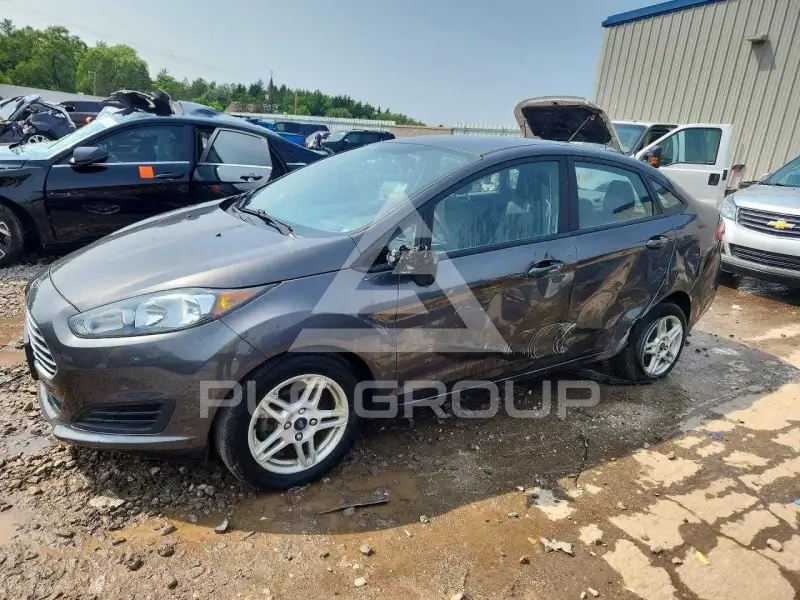 2018 Ford FIESTA фото